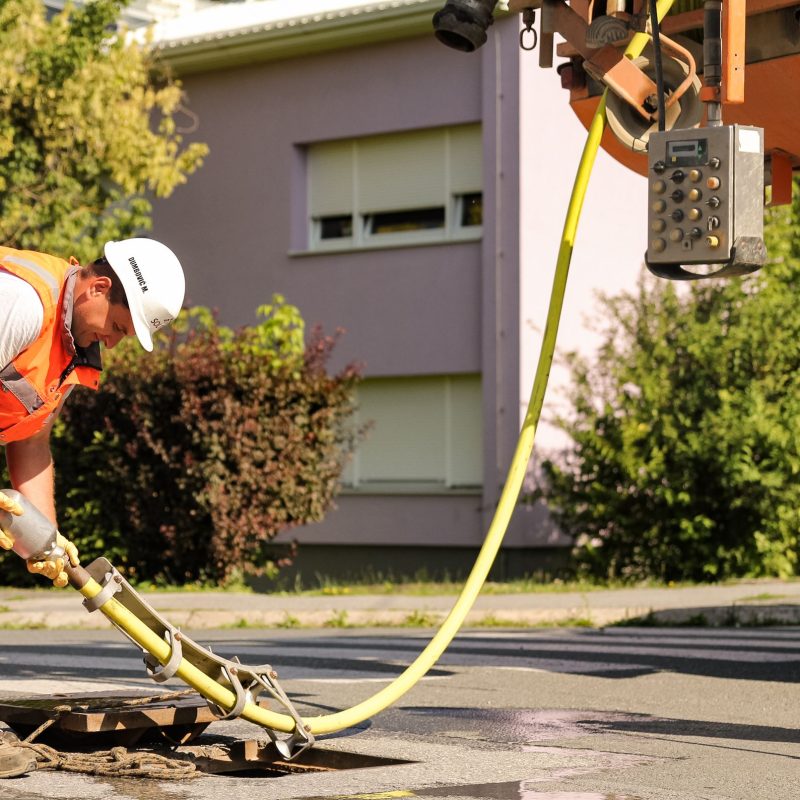 Mass Image Compressor Compressed this image. https://sourceforge.net/projects/icompress/ with Quality:80