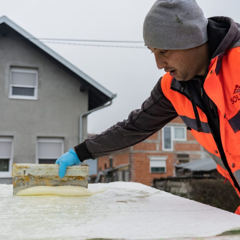 Mass Image Compressor Compressed this image. https://sourceforge.net/projects/icompress/ with Quality:80