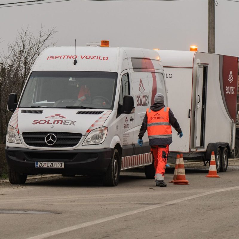 Mass Image Compressor Compressed this image. https://sourceforge.net/projects/icompress/ with Quality:80