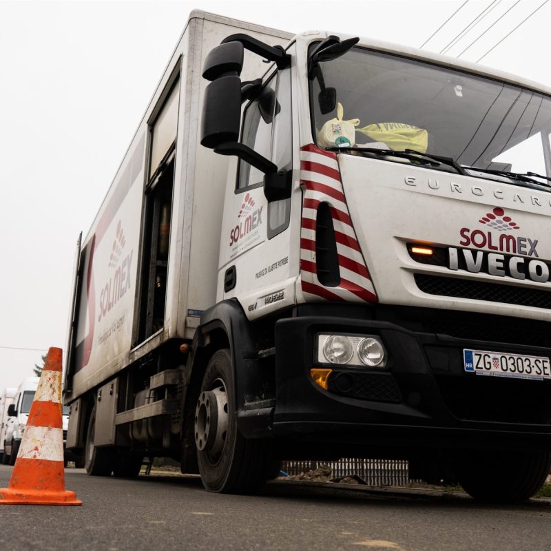 Mass Image Compressor Compressed this image. https://sourceforge.net/projects/icompress/ with Quality:80