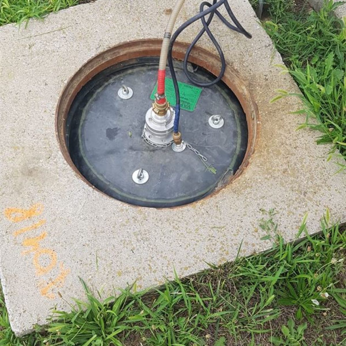 Mass Image Compressor Compressed this image. https://sourceforge.net/projects/icompress/ with Quality:80